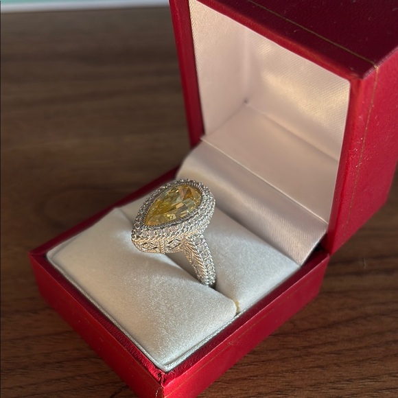 Judith Ripka yellow stone cocktail ring - Picture 6 of 13